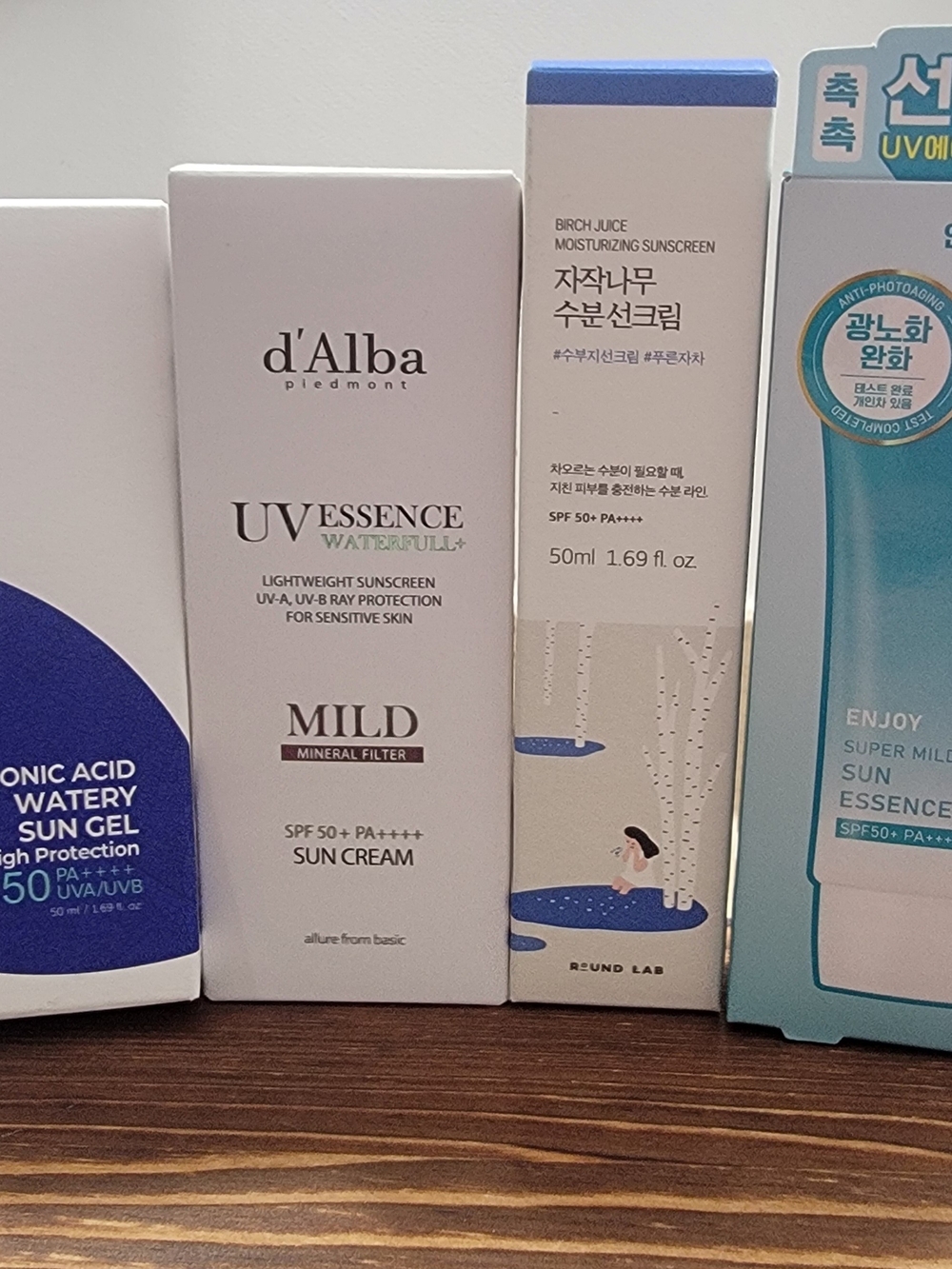 NIB 4x Korean Sunscreen Bundle SPF 50+ PA++++ (Round Lab, Isntree, d'Alba,Scinic